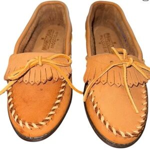 Minnetonka Moosehide  Women’s Moccasins Size 7 Soft Buckskin Soft Leather NWOT
